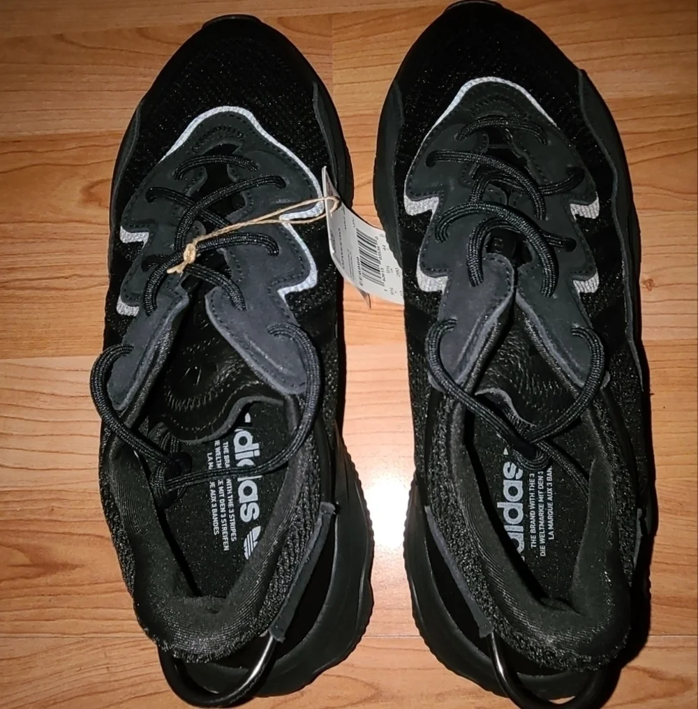 Adidas Ozweego 'Black Carbon'